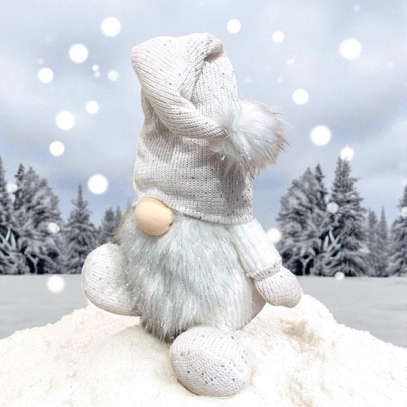 Christmas Gnome Plushie - Picture 1 of 4